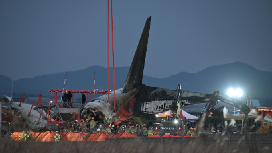 Conmoción y lágrimas en el aeropuerto de Muan tras el trágico accidente de avión en Corea del Sur