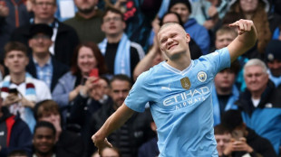 Five-star Man City go top of Premier League, Spurs smashed by Newcastle