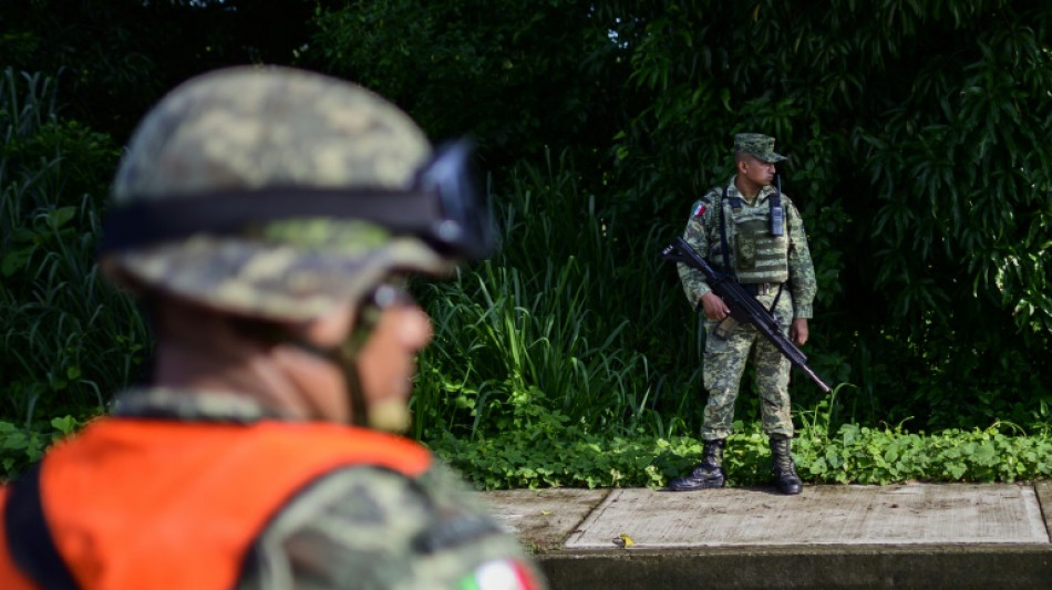 Cerca de mil agentes buscam 16 funcionários da Polícia sequestrados no México