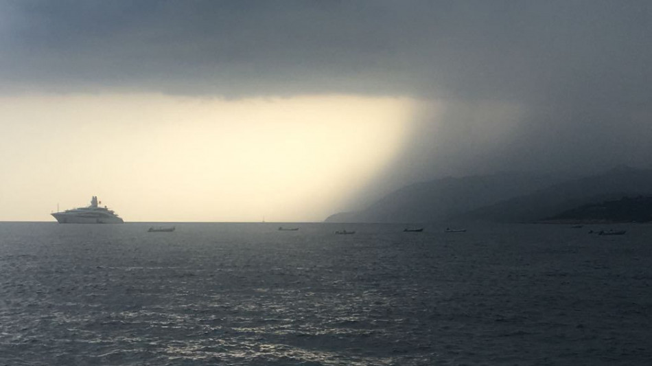 Tromba d'aria all'Isola Rossa, in fuga da spiagge nord Sardegna