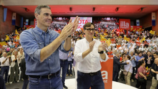 Pedro Sánchez estima que el triunfo socialista acaba con "una década de división" en Cataluña