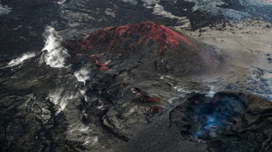 Hawaii volcano goes quiet after spectacular display