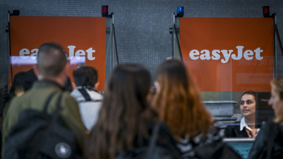 EasyJet annual profit rises 40% on package holidays