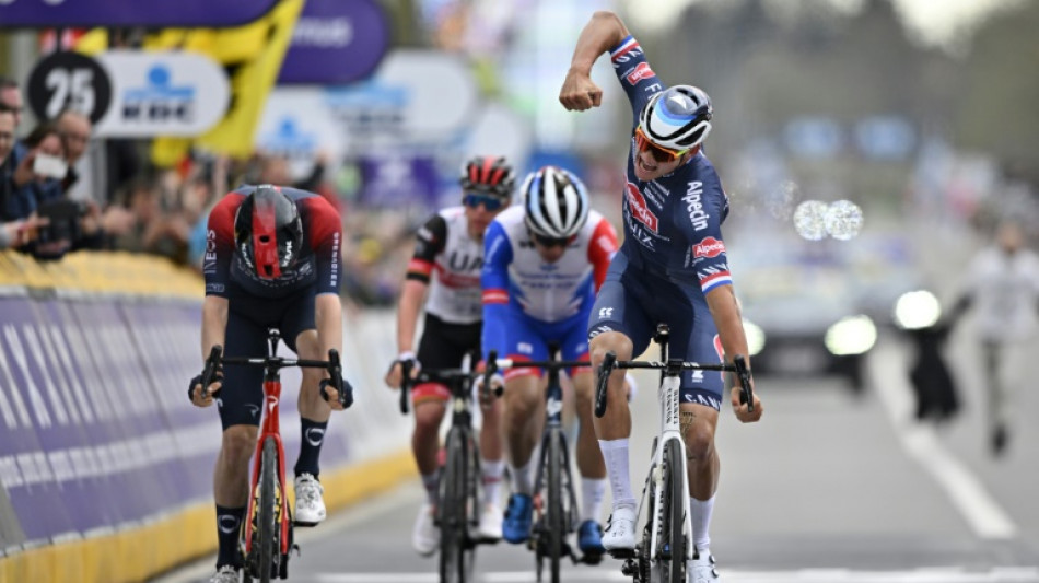 Tour des Flandres: Pogacar bute sur van der Poel