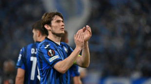 'Invincible' Leverkusen can be beaten, says Atalanta's De Roon