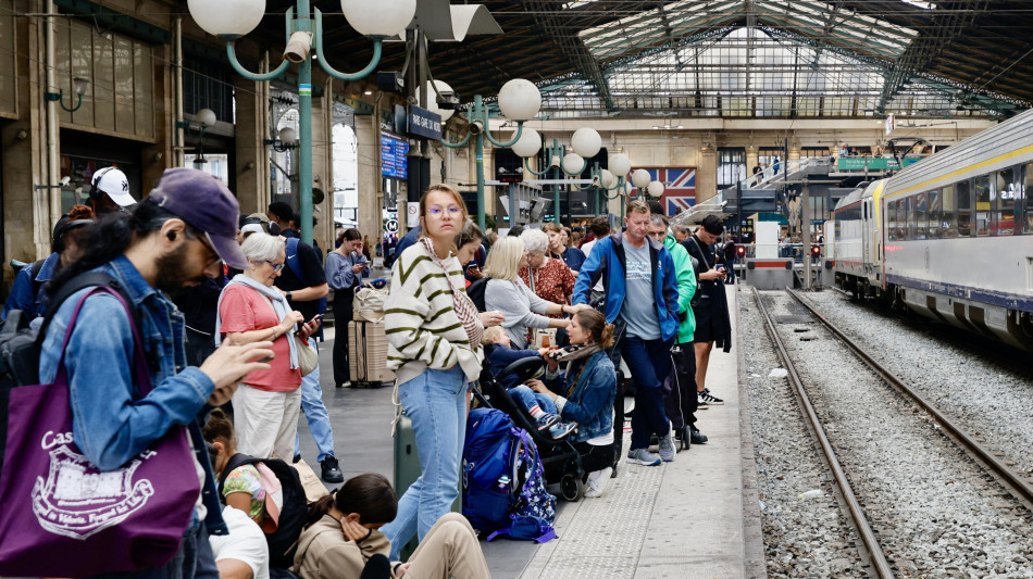 Francia, oggi 7 treni Tgv su 10 in ritardo per sabotaggi