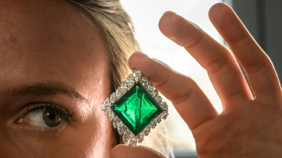 Aga Khan emerald fetches record $9 mn in Geneva auction