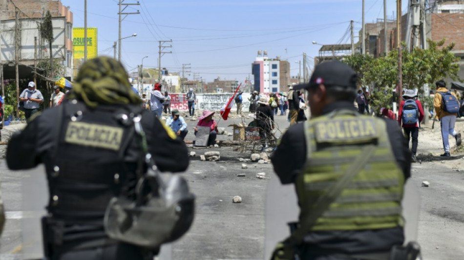 Perú declara toque de queda en Puno, epicentro de protestas contra el gobierno