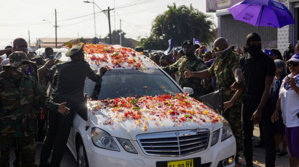 Funeral del exdictador Bouterse congrega a miles de partidarios en Surinam