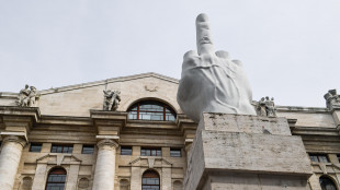 Borsa: Milano apre in rialzo, Stellantis rimbalza