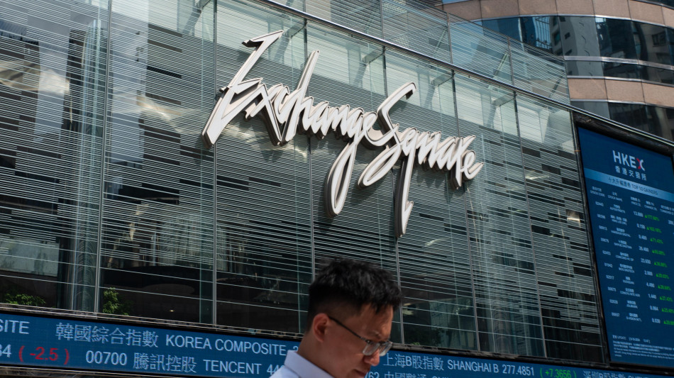 Borsa: Hong Kong negativa, apre a -0,92%