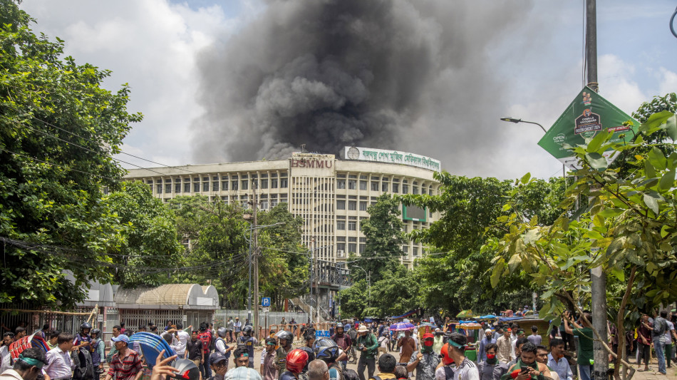 Bangladesh, bilancio delle vittime nelle proteste sale a 50