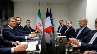 Macron ruft Irans Präsidenten bei Treffen zu "Deeskalation" im Libanon auf