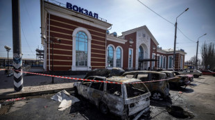 Ukraine: des dizaines de civils fuyant l'est de l'Ukraine tués dans une frappe sur une gare