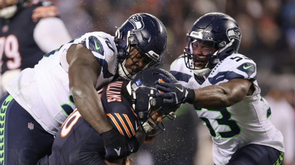 Seahawks edge Bears to boost NFL playoff hopes