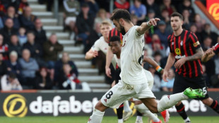 Fernandes double not enough for Man Utd win at Bournemouth