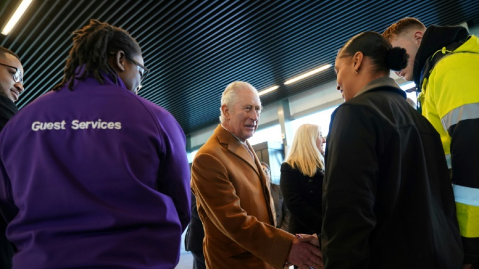 Junger Brite nach Eierwurf auf König Charles III. zu Geldstrafe verurteilt