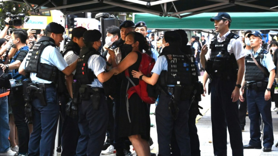 Líderes pró-democracia detidos em Hong Kong no aniversário do massacre da Praça da Paz Celestial