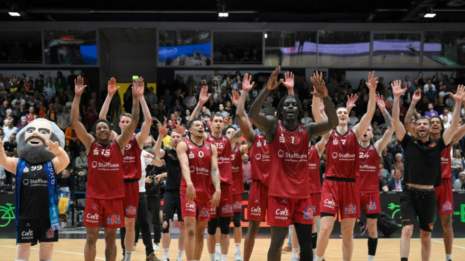 Chemnitz holt letzten Play-off-Platz - Frankfurt abgestiegen