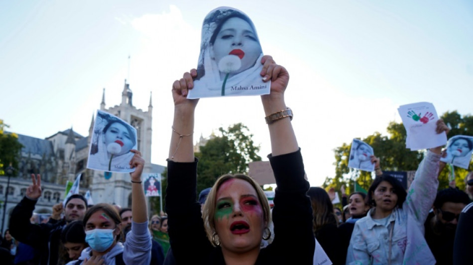 La familia de la joven iraní fallecida Mahsa Amini rechaza el informe médico oficial