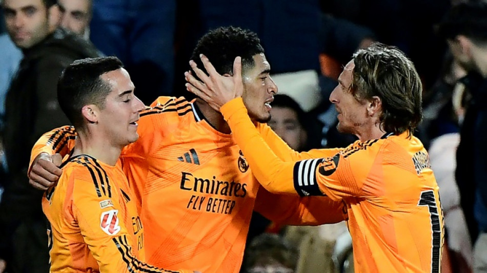 Vini é expulso mas Real Madrid vence Valencia de virada (2-1) e assume liderança da LaLiga