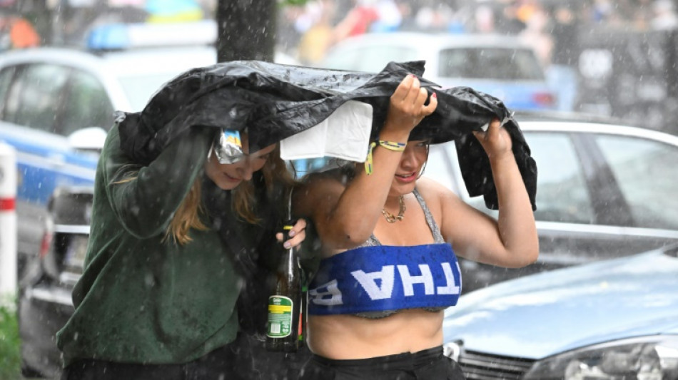 Tausende Menschen feiern in Berlin bei Loveparade-Nachfolger Rave The Planet